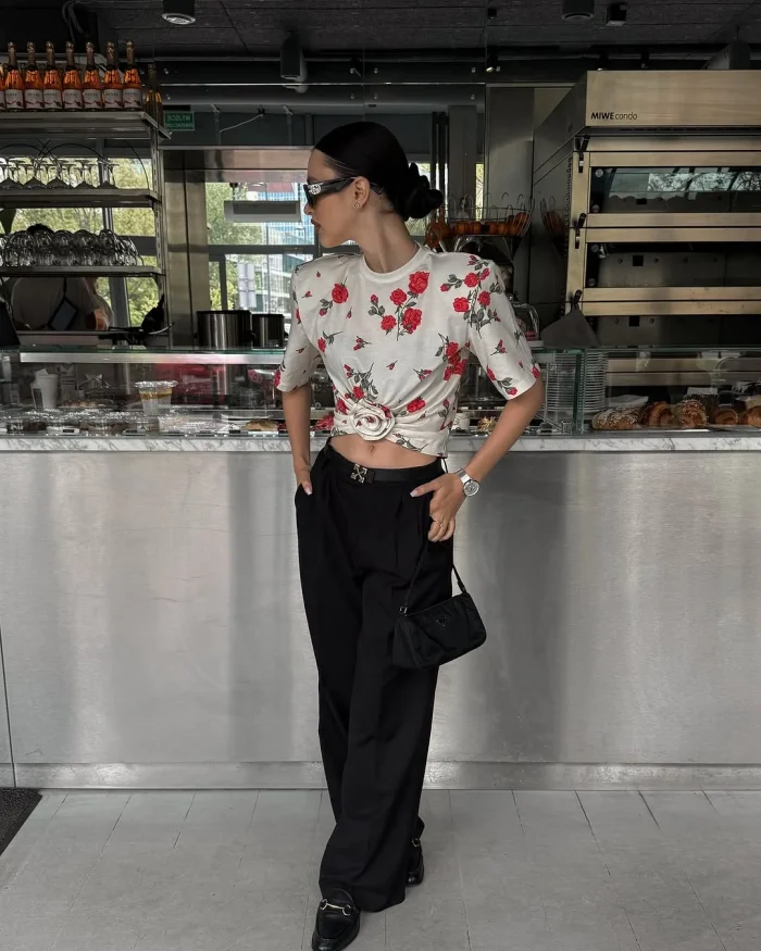 Chic Short-sleeved 3d Flowery - Image 3