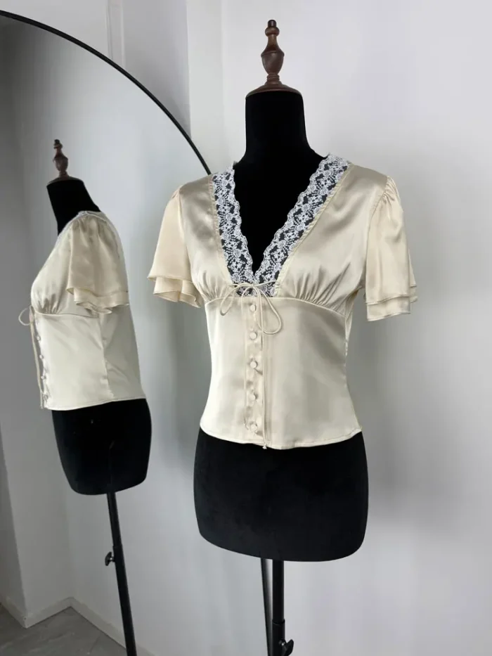 Tossy Lace Summer V-Neck - Image 6