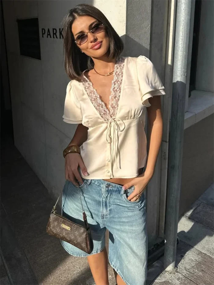 Tossy Lace Summer V-Neck - Image 1